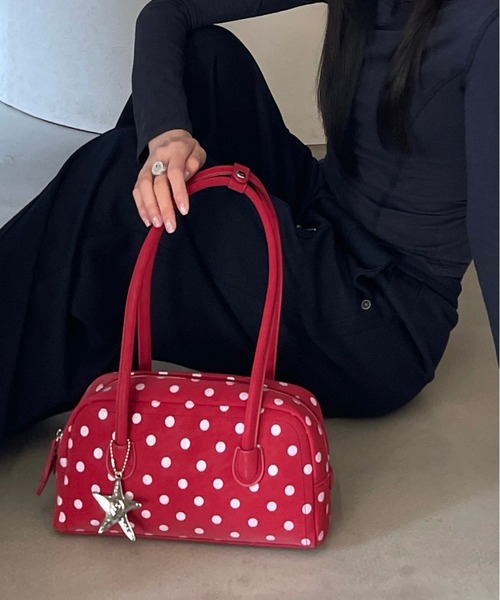 Chiina(チーナ)の「Chiina / ポルカドットショルダーバッグ(ショルダーバッグ・レディース・レッド/ブラック/ホワイト/ライトブルー・FREE)」の4枚目の写真