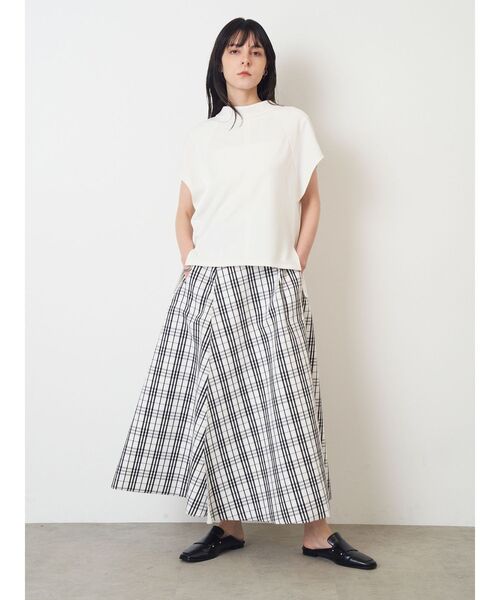 ELENDEEK(エレンディーク)の「CURVE SLEEVE CS(Tシャツ/カットソー・レディース・ベージュ/ブラック/オフホワイト・FREE)」の18枚目の写真