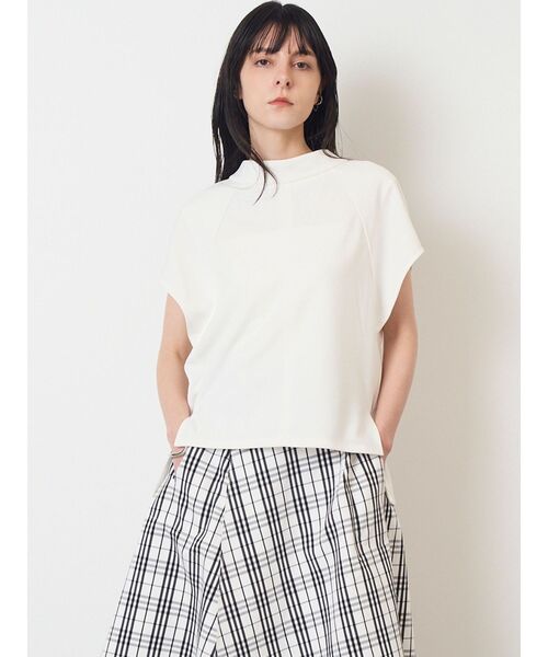 ELENDEEK(エレンディーク)の「CURVE SLEEVE CS(Tシャツ/カットソー・レディース・ベージュ/ブラック/オフホワイト・FREE)」の19枚目の写真