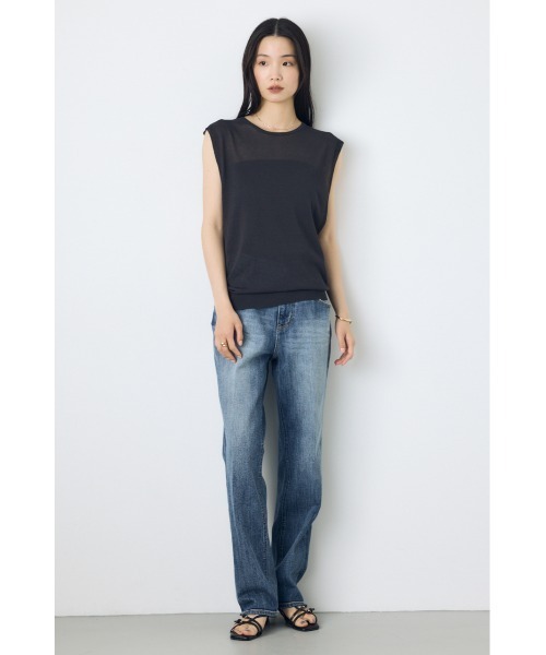AZUL by moussy(アズールバイマウジー)の「【身長/骨格別着用画像あり】【WEB限定】AZUL DENIM センタープレスストレートデニム ショート丈(デニムパンツ・レディース・ブルー/ワンウォッシュ・24inch/25inch/26inch/27inch)」の5枚目の写真