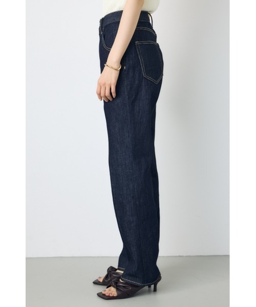 AZUL by moussy(アズールバイマウジー)の「【身長/骨格別着用画像あり】【WEB限定】AZUL DENIM センタープレスストレートデニム ショート丈(デニムパンツ・レディース・ブルー/ワンウォッシュ・24inch/25inch/26inch/27inch)」の10枚目の写真