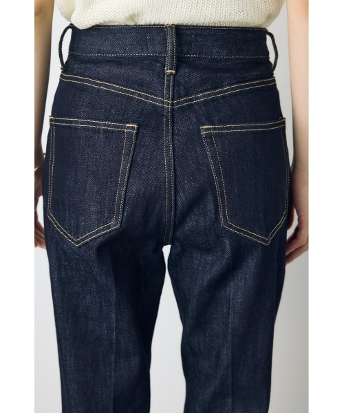 AZUL by moussy(アズールバイマウジー)の「【身長/骨格別着用画像あり】【WEB限定】AZUL DENIM センタープレスストレートデニム ショート丈(デニムパンツ・レディース・ブルー/ワンウォッシュ・24inch/25inch/26inch/27inch)」の14枚目の写真