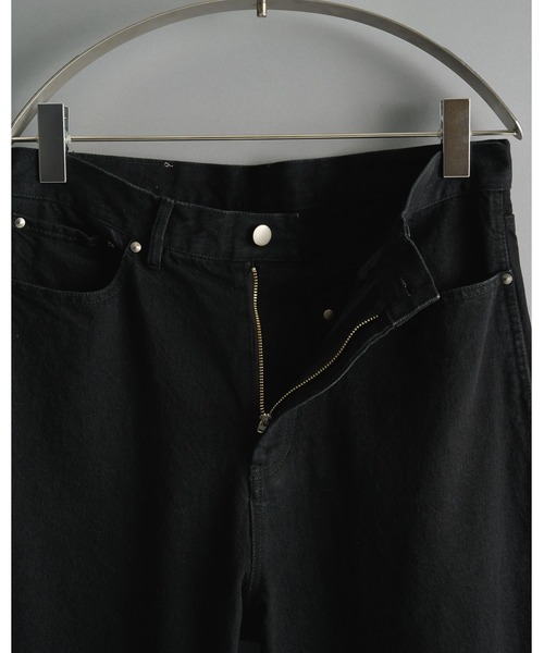 NVRFRGT(ネヴァーフォーゲット)の「loose fit jeans black black/ワイドシルエット/オールブラック/NVRFRGT/CONZ(デニムパンツ・メンズ・ブラック・1/2/3/4)」の3枚目の写真