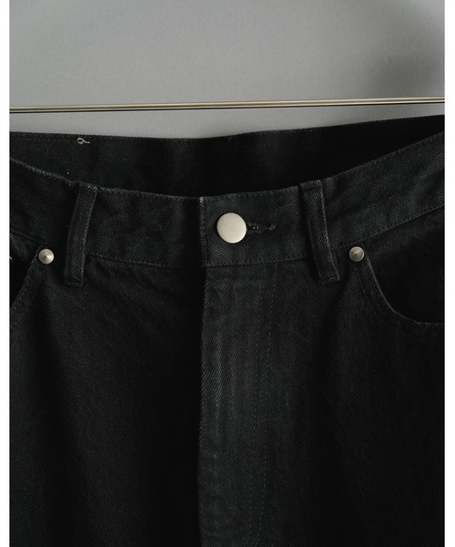 NVRFRGT(ネヴァーフォーゲット)の「loose fit jeans black black/ワイドシルエット/オールブラック/NVRFRGT/CONZ(デニムパンツ・メンズ・ブラック・1/2/3/4)」の4枚目の写真