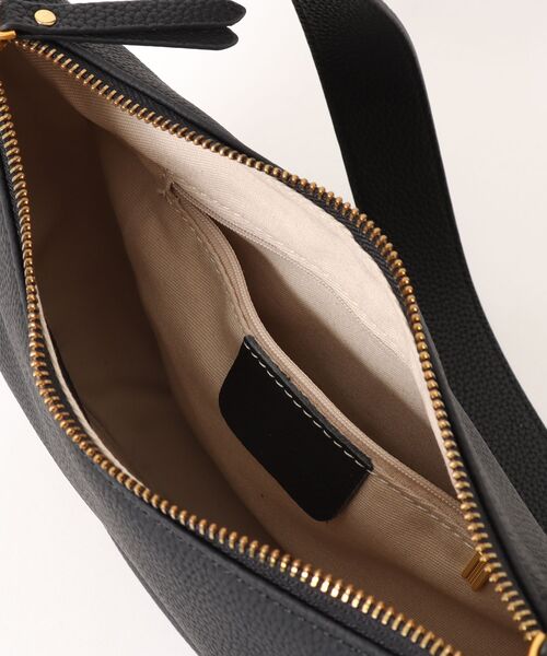 NiiNa（ニーナ）の「【 NiiNa / ニーナ 】高品質牛革 2way ラウンドデザイン ワンハンドル 本革ショルダーバッグ（ショルダーバッグ・レディース・ブラック・FREE）」の4枚目の写真
