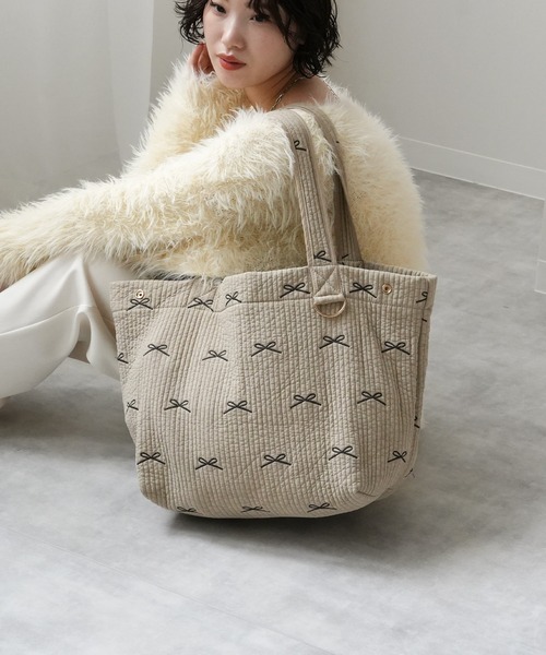 atRise(アットライズ)の「ヌビトートバッグ(L) / R0461(トートバッグ・レディース・スミクロ/グレー系その他/アイボリー系/ベージュ系その他/オートミール/ライトベージュ・ONE SIZE)」の1枚目の写真