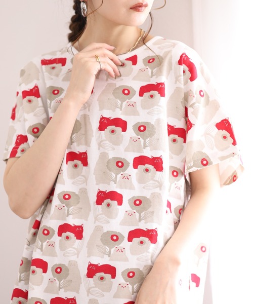 Emago(イマゴ)の「EMAGO ねこプリントドルマンT(Tシャツ/カットソー・レディース・ネイビー/イエロー/ブラック/ホワイト・FREE)」の2枚目の写真
