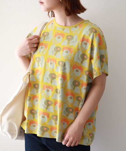 Emago(イマゴ)の「EMAGO ねこプリントドルマンT(Tシャツ/カットソー・レディース・ネイビー/イエロー/ブラック/ホワイト・FREE)」の4枚目の写真