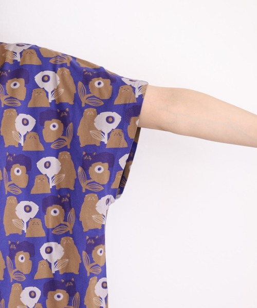 Emago(イマゴ)の「EMAGO ねこプリントドルマンT(Tシャツ/カットソー・レディース・ネイビー/イエロー/ブラック/ホワイト・FREE)」の6枚目の写真