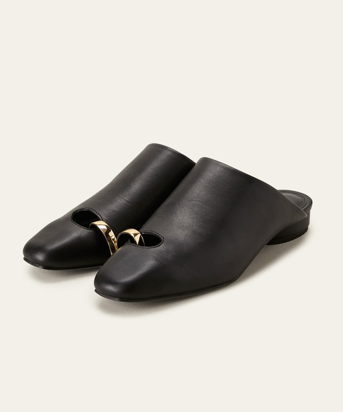 LE VERNIS(ル・ベルニ)の「LE VERNIS(ル・ベルニ)Toe ring Mules(サンダル・レディース・ブラック/アイボリー・23.5/24.5)」の15枚目の写真