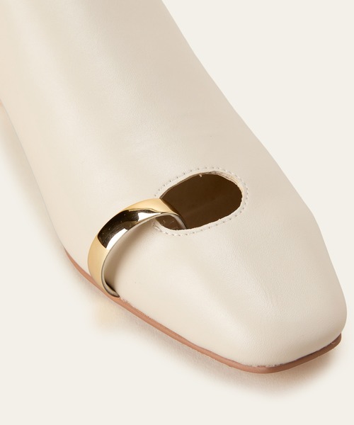 LE VERNIS(ル・ベルニ)の「LE VERNIS(ル・ベルニ)Toe ring Mules(サンダル・レディース・ブラック/アイボリー・23.5/24.5)」の21枚目の写真