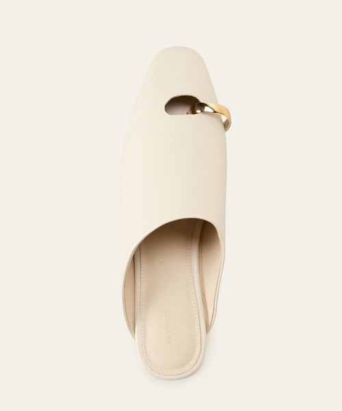 LE VERNIS(ル・ベルニ)の「LE VERNIS(ル・ベルニ)Toe ring Mules(サンダル・レディース・ブラック/アイボリー・23.5/24.5)」の22枚目の写真