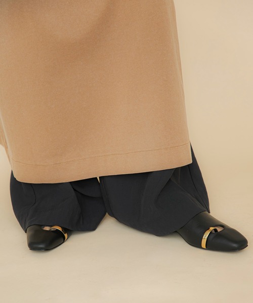 LE VERNIS(ル・ベルニ)の「LE VERNIS(ル・ベルニ)Toe ring Mules(サンダル・レディース・ブラック/アイボリー・23.5/24.5)」の11枚目の写真