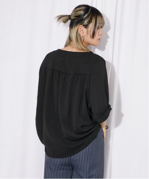 GORGE(ゴージ)の「《フォトプリント×ドロストデザイン》チュニック/モードカジュアル/春夏/全2色(その他トップス・レディース・オフホワイト/ブラック・F)」の6枚目の写真