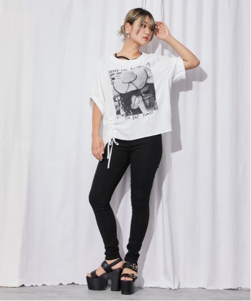 GORGE(ゴージ)の「《フォトプリント×ドロストデザイン》チュニック/モードカジュアル/春夏/全2色(その他トップス・レディース・オフホワイト/ブラック・F)」の11枚目の写真