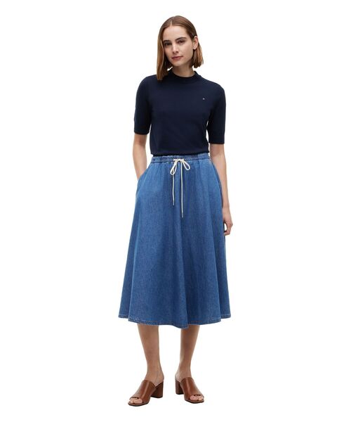 TOMMY HILFIGER(トミーヒルフィガー)の「エラスティックウエストフレアミディスカート(デニムスカート・レディース・インディゴブルー・SMALL/X-SMALL/XX-SMALL)」の6枚目の写真