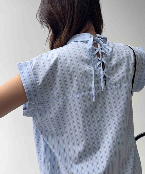 AS KNOW AS plus(アズノゥアズプラス)の「〇後ろレースアップリボン タック入り フレンチスリーブシャツブラウス(シャツ/ブラウス・レディース・ネイビー系/イエロー系/ブルー系・FREE)」の9枚目の写真