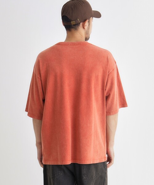 Refurbish(リファービッシュ)の「刺繍フェードTシャツ(Tシャツ/カットソー・メンズ・レッド系2/ブルー系5/ブラック系・06/04/05/03)」の11枚目の写真
