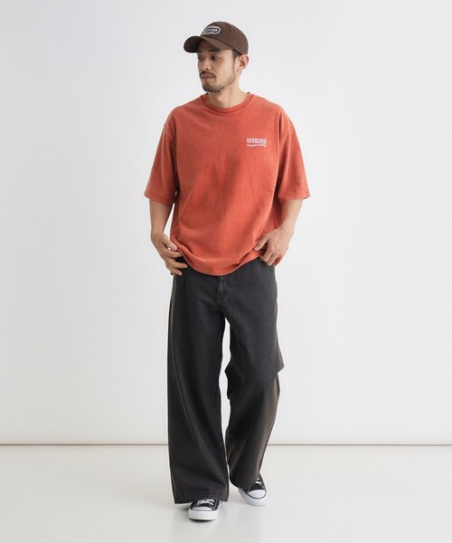 Refurbish(リファービッシュ)の「刺繍フェードTシャツ(Tシャツ/カットソー・メンズ・レッド系2/ブルー系5/ブラック系・06/04/05/03)」の12枚目の写真