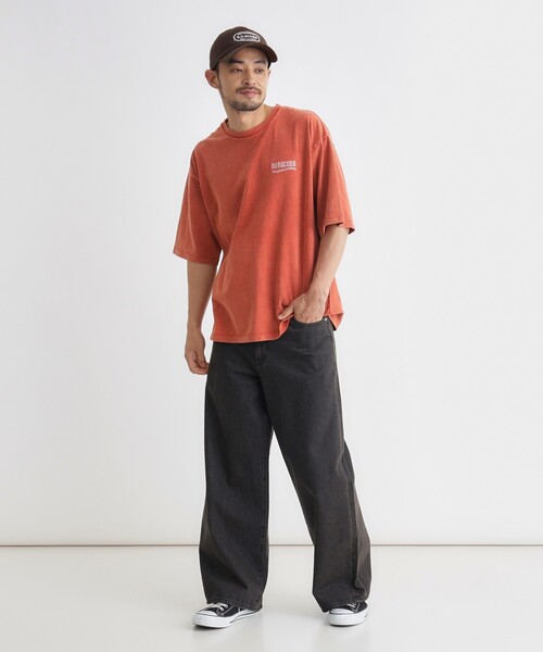 Refurbish(リファービッシュ)の「刺繍フェードTシャツ(Tシャツ/カットソー・メンズ・レッド系2/ブルー系5/ブラック系・06/04/05/03)」の13枚目の写真