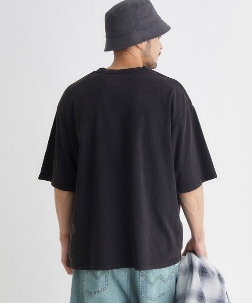Refurbish(リファービッシュ)の「刺繍フェードTシャツ(Tシャツ/カットソー・メンズ・レッド系2/ブルー系5/ブラック系・06/04/05/03)」の15枚目の写真