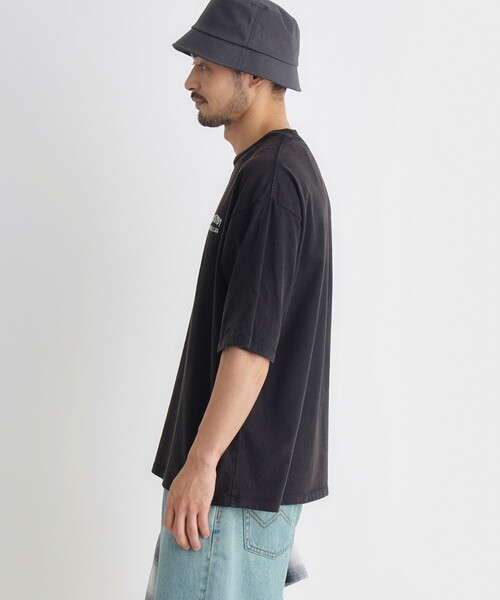 Refurbish(リファービッシュ)の「刺繍フェードTシャツ(Tシャツ/カットソー・メンズ・レッド系2/ブルー系5/ブラック系・06/04/05/03)」の16枚目の写真