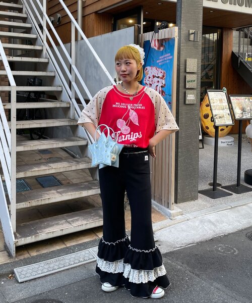 HELLO.SANFRANCISCO(ハローサンフランシスコ)の「【HELLO.SANFRANCISCO/ハローサンフランシスコ】レースフリルワッフルパンツ(その他パンツ・レディース・ブルー/ブラック・MEDIUM/SMALL)」の6枚目の写真