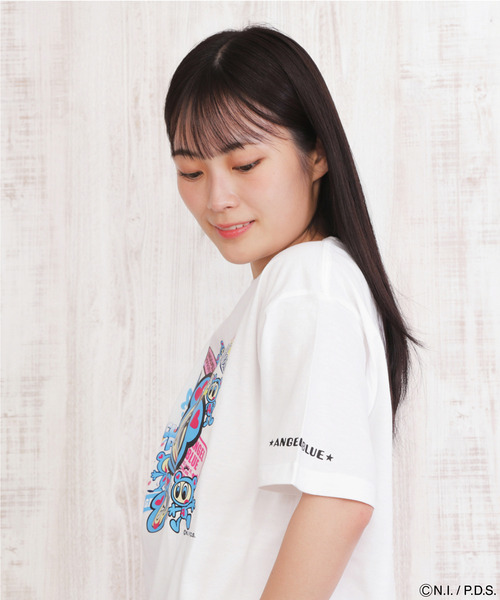 ANGEL BLUE（エンジェルブルー）の「エンジェルブルー Tシャツ ステッカーコラージュ（Tシャツ/カットソー・レディース・ブルー系/ホワイト系/ブラック系・S/XS/L/M）」の7枚目の写真