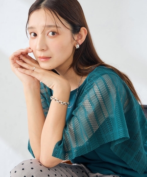 a.v.v(アーヴェヴェ)の「【接触冷感/UVカット】幾何レースフレアスリーブトップス(Tシャツ/カットソー・レディース・ホワイト/ブラック/グリーン/ブラウン・36/38/40)」の5枚目の写真