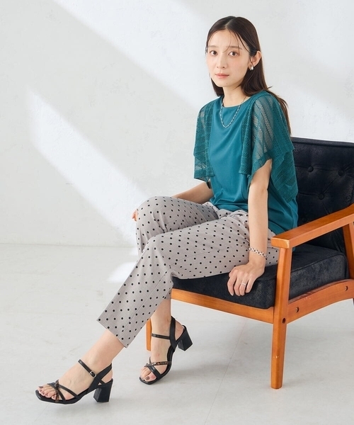 a.v.v(アーヴェヴェ)の「【接触冷感/UVカット】幾何レースフレアスリーブトップス(Tシャツ/カットソー・レディース・ホワイト/ブラック/グリーン/ブラウン・36/38/40)」の8枚目の写真