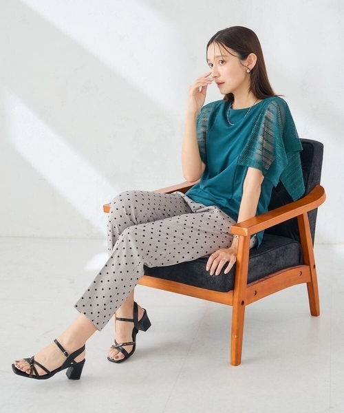 a.v.v(アーヴェヴェ)の「【接触冷感/UVカット】幾何レースフレアスリーブトップス(Tシャツ/カットソー・レディース・ホワイト/ブラック/グリーン/ブラウン・36/38/40)」の9枚目の写真