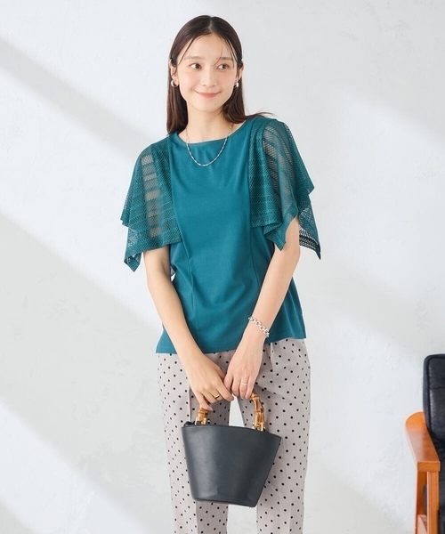 a.v.v(アーヴェヴェ)の「【接触冷感/UVカット】幾何レースフレアスリーブトップス(Tシャツ/カットソー・レディース・ホワイト/ブラック/グリーン/ブラウン・36/38/40)」の10枚目の写真