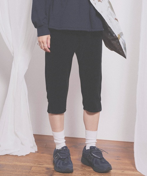 fig London(フィグロンドン)の「Lady velour capri pants(その他パンツ・レディース・ブラック/ダークブラウン・FREE)」の2枚目の写真