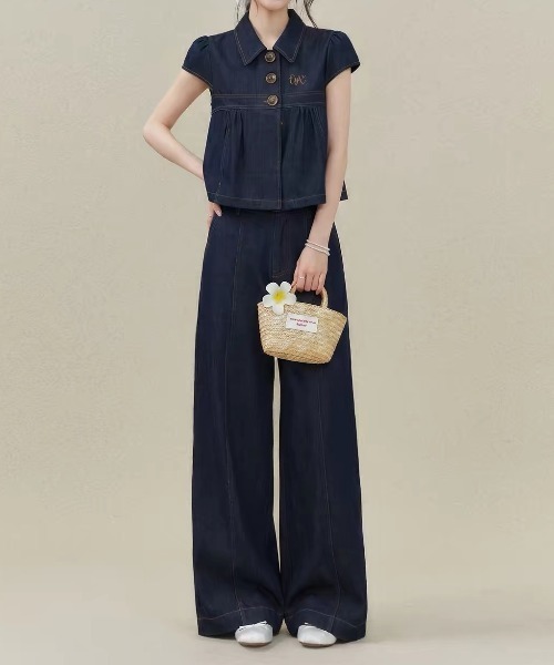 FAVORITO(ファヴォリート)の「襟付きトップスパンツセットアップ(セットアップ・レディース・ダークブルー・S/M/L/XL)」の1枚目の写真