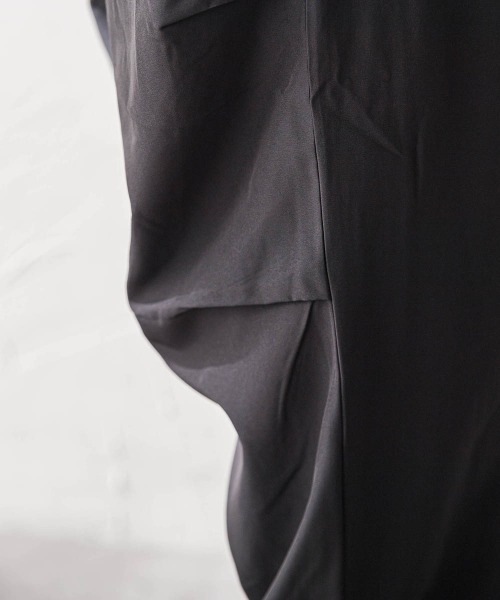 MAYSON GREY(メイソングレイ)の「【WEB限定】タックパラシュートパンツ(その他パンツ・レディース・チャコールグレー/ブラック・M)」の10枚目の写真
