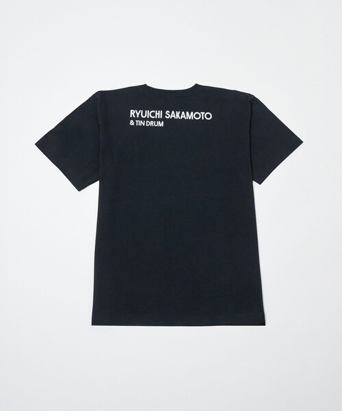 ADAM ET ROPE'(アダムエロペ)の「【KAGAMI+ Ryuichi Sakamoto × 10Culture / ADAM ET ROPE'】KAGAMI+ PHOTO TEE(Tシャツ/カットソー・メンズ・ブラック/ホワイト/ブラック系その他/ホワイト系その他・XL/M/L)」の6枚目の写真