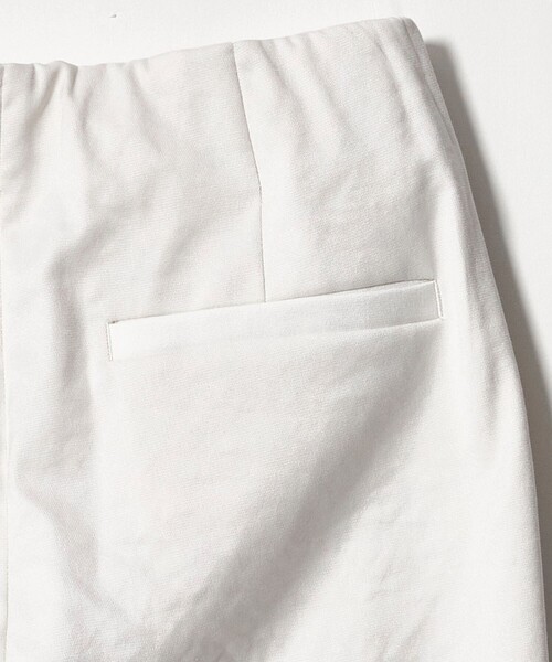 UNITED ARROWS(ユナイテッドアローズ)の「シャイニー スリム パンツ OFF WHITE ‐ストレッチ ウォッシャブル‐(スラックス・レディース・オフホワイト・34/42/32/36/38/40)」の13枚目の写真