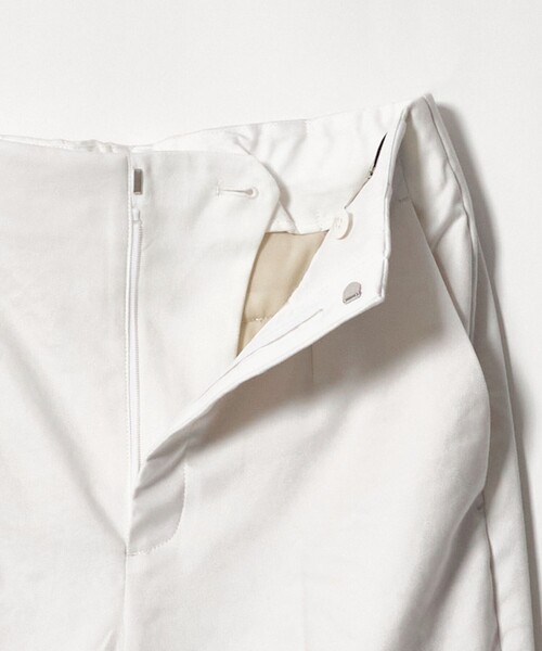 UNITED ARROWS(ユナイテッドアローズ)の「シャイニー スリム パンツ OFF WHITE ‐ストレッチ ウォッシャブル‐(スラックス・レディース・オフホワイト・34/42/32/36/38/40)」の14枚目の写真