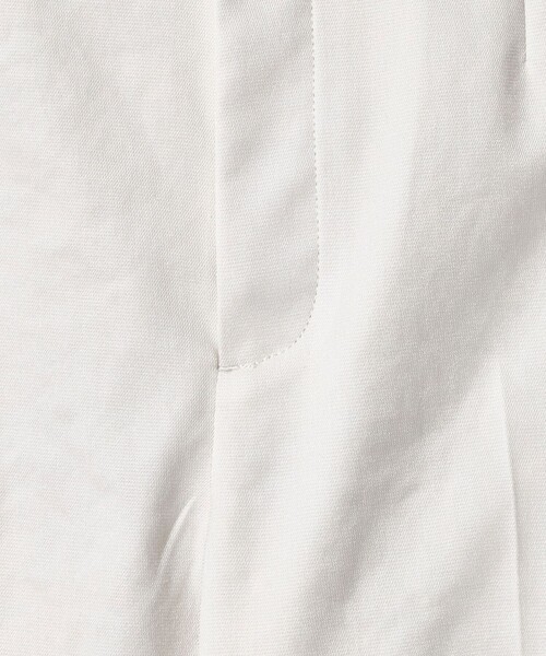 UNITED ARROWS(ユナイテッドアローズ)の「シャイニー スリム パンツ OFF WHITE ‐ストレッチ ウォッシャブル‐(スラックス・レディース・オフホワイト・34/42/32/36/38/40)」の16枚目の写真