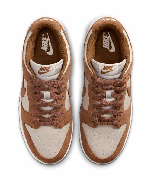 NIKE(ナイキ)の「ナイキ ダンク LOW スエード ウィメンズシューズ / Nike Dunk Low Suede Women's Shoes IO4244-200 Light British Tan(スニーカー・レディース・ライトブラウン・22/26/25.5/25/24.5/24/23.5/23/22.5)」の4枚目の写真