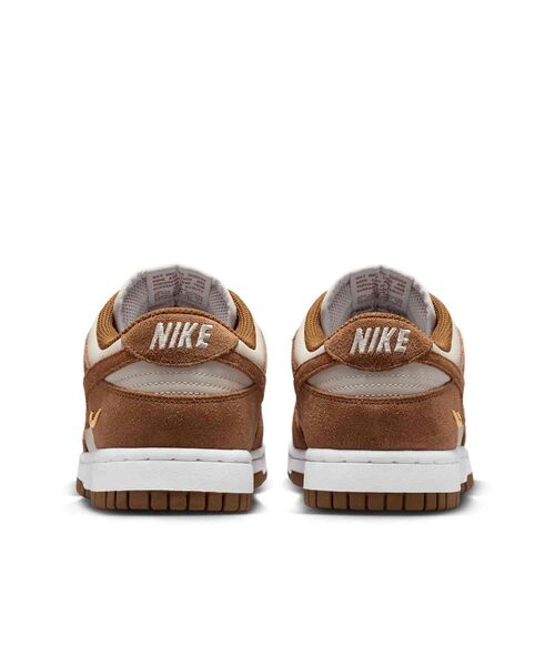 NIKE(ナイキ)の「ナイキ ダンク LOW スエード ウィメンズシューズ / Nike Dunk Low Suede Women's Shoes IO4244-200 Light British Tan(スニーカー・レディース・ライトブラウン・22/26/25.5/25/24.5/24/23.5/23/22.5)」の6枚目の写真