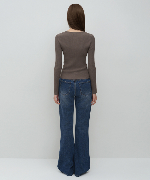 MUSINSA STANDARD WOMAN（ムシンサスタンダードウーマン）の「ウィメンズエッセンシャルブーツカットデニムパンツ[ミディアムインディゴ]（デニムパンツ・レディース・その他・30/24/25/26/27/28/29）」の3枚目の写真