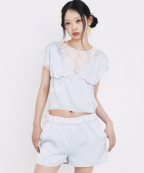 YOUHEE(ユヒ)の「LACE LAYERED SHORTS_LIGHT BLUE(その他パンツ・レディース・その他・FREE)」の1枚目の写真