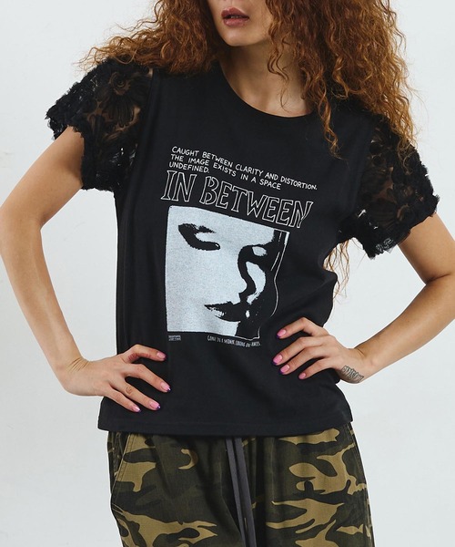 ROSE BUD(ローズバッド)の「OKIRAKU×ROSEBUD/LACE SLEEVE GRAPHIC TOP(Tシャツ/カットソー・レディース・ブラック/オートミール・ONE SIZE)」の2枚目の写真