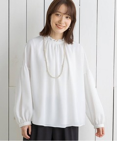 ドロップショルダーの白ブラウス　/七五三/セレモニー/卒業式/入学式/学校行事/オフィス