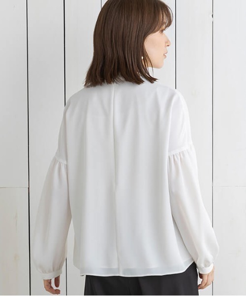 form forma（フォルムフォルマ）の「ドロップショルダーの白ブラウス　/七五三/セレモニー/卒業式/入学式/学校行事/オフィス（シャツ/ブラウス・レディース・ホワイト・13号/9号）」の12枚目の写真