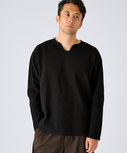 EDIFICE(エディフィス)の「スパン フライス キーネック ロング Tシャツ(Tシャツ/カットソー・メンズ・チャコールグレー/ホワイト/ブラック・LARGE/MEDIUM)」の1枚目の写真