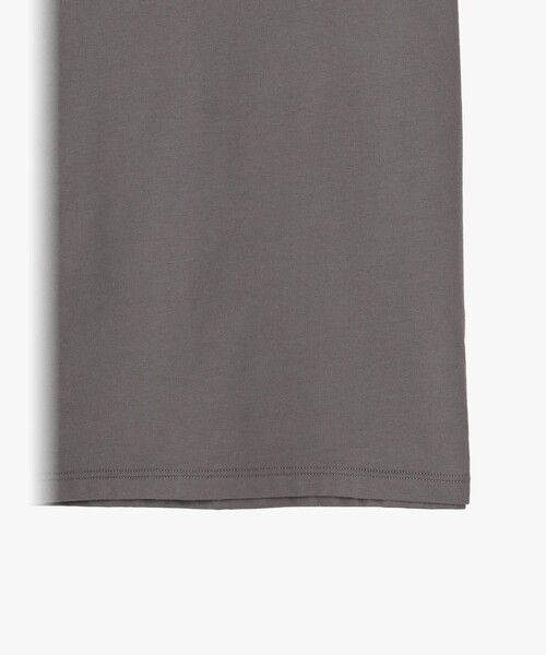 agnes b.（アニエスベー）の「メンズ ロゴ プリント 半袖 Tシャツ "Brando"（Tシャツ/カットソー・メンズ・グレー・2/3/1）」の4枚目の写真