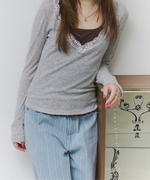 thinkto(シンクト)の「レースVネックトップス(Tシャツ/カットソー・レディース・ライトグレー/アイボリー/ブルー/ブラック・FREE)」の6枚目の写真