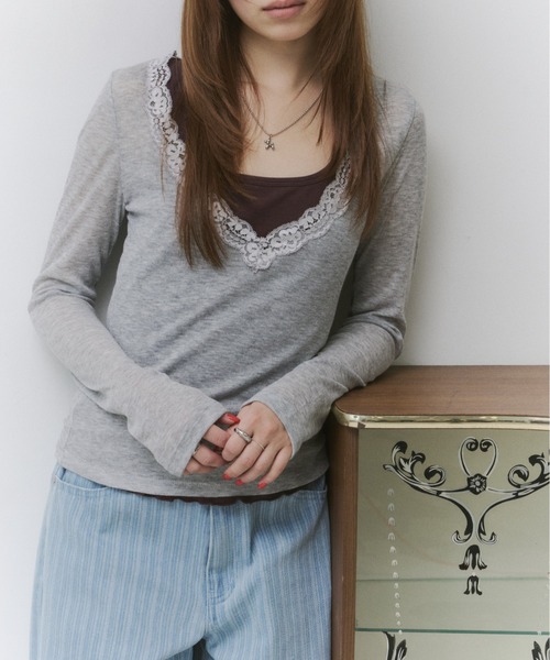 thinkto(シンクト)の「レースVネックトップス(Tシャツ/カットソー・レディース・ライトグレー/アイボリー/ブルー/ブラック・FREE)」の7枚目の写真